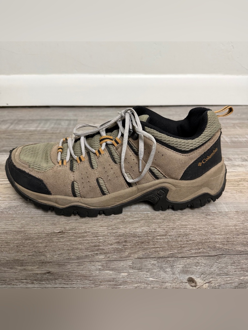 Columbia Men's Redmond Low Hiking Shoes, size 11
